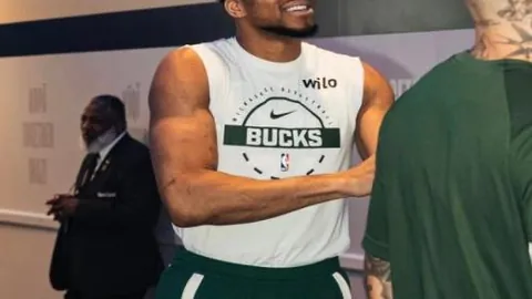 “广西蓝航挑战温州队，热合米图拉遗憾错失进球良机”